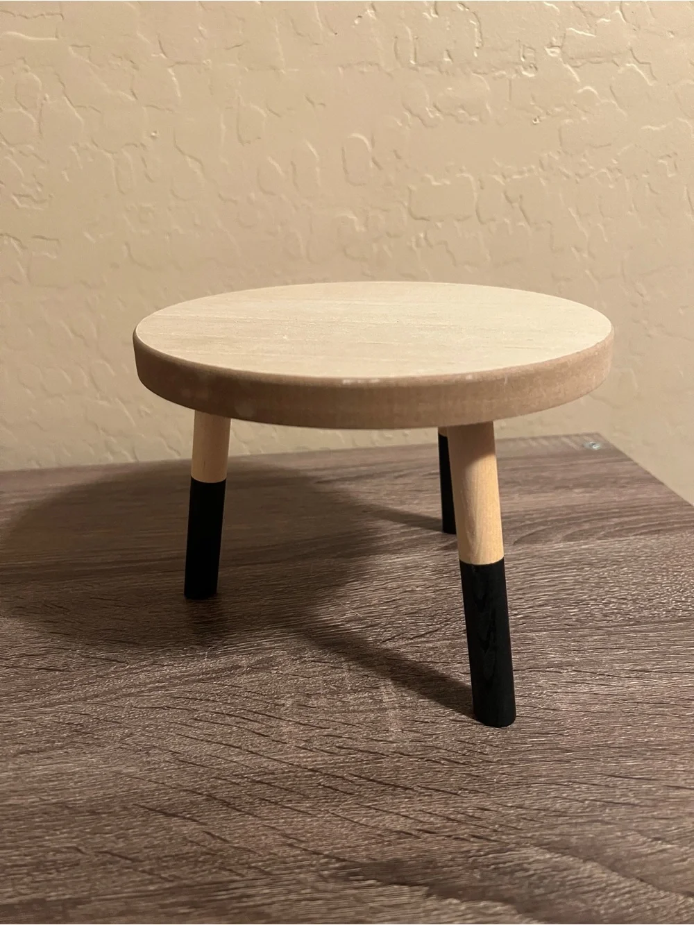 Target Bullseye Wood Round Display Riser Dipped Legs Black NWT